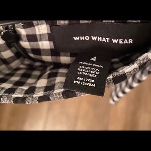 Gingham print skirt. Size 4